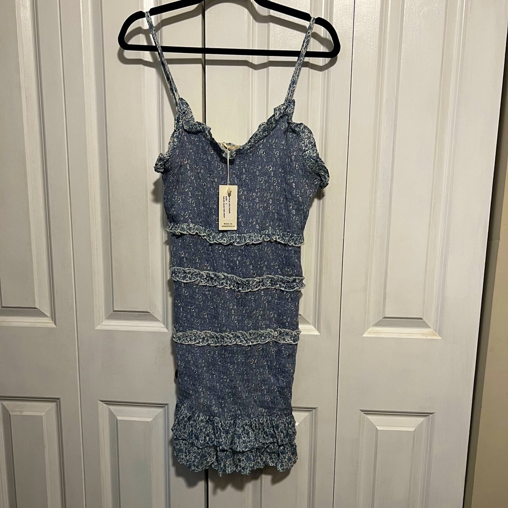 Blue sim and Sam ruched stretch blue floral mini dress